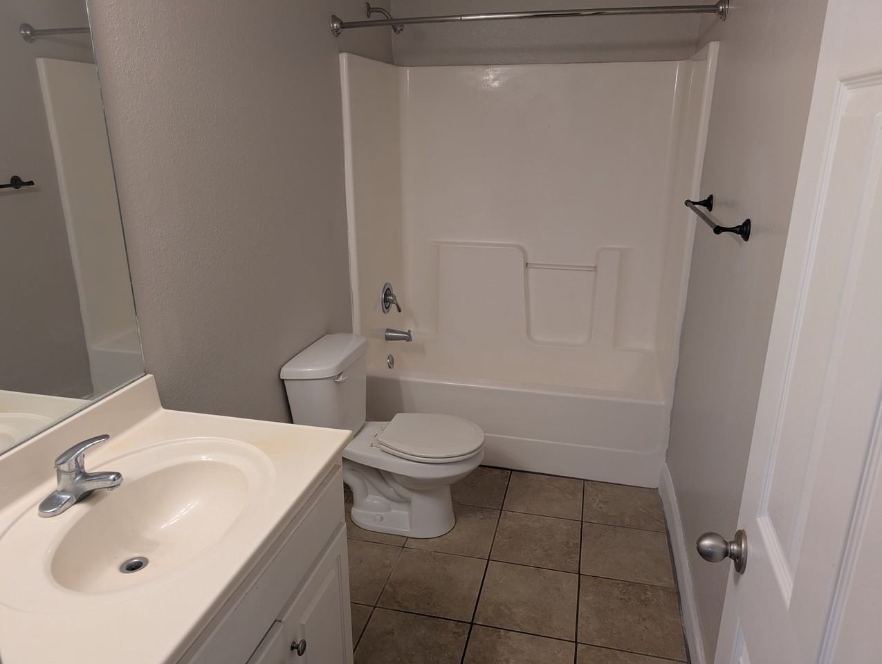 114 Atkinson Dr - Photo 3 of 50