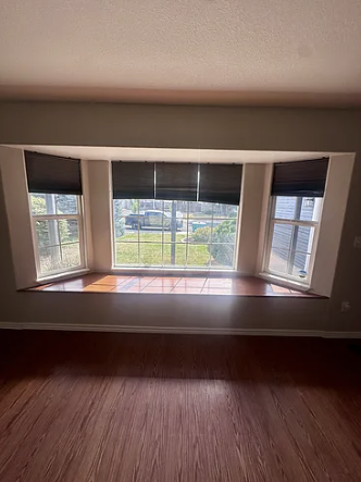 93 Arapaho St - Photo 3 of 16