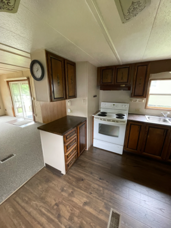 318 Pearl Ln - Photo 3 of 14
