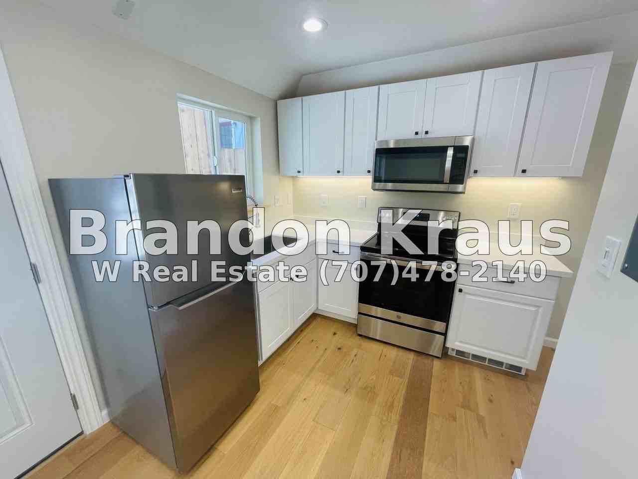 2427 Humboldt St - Photo 4 of 14