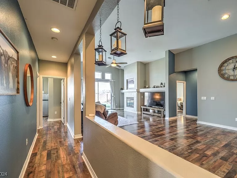 3828 Goldfield St - Photo 2 of 5