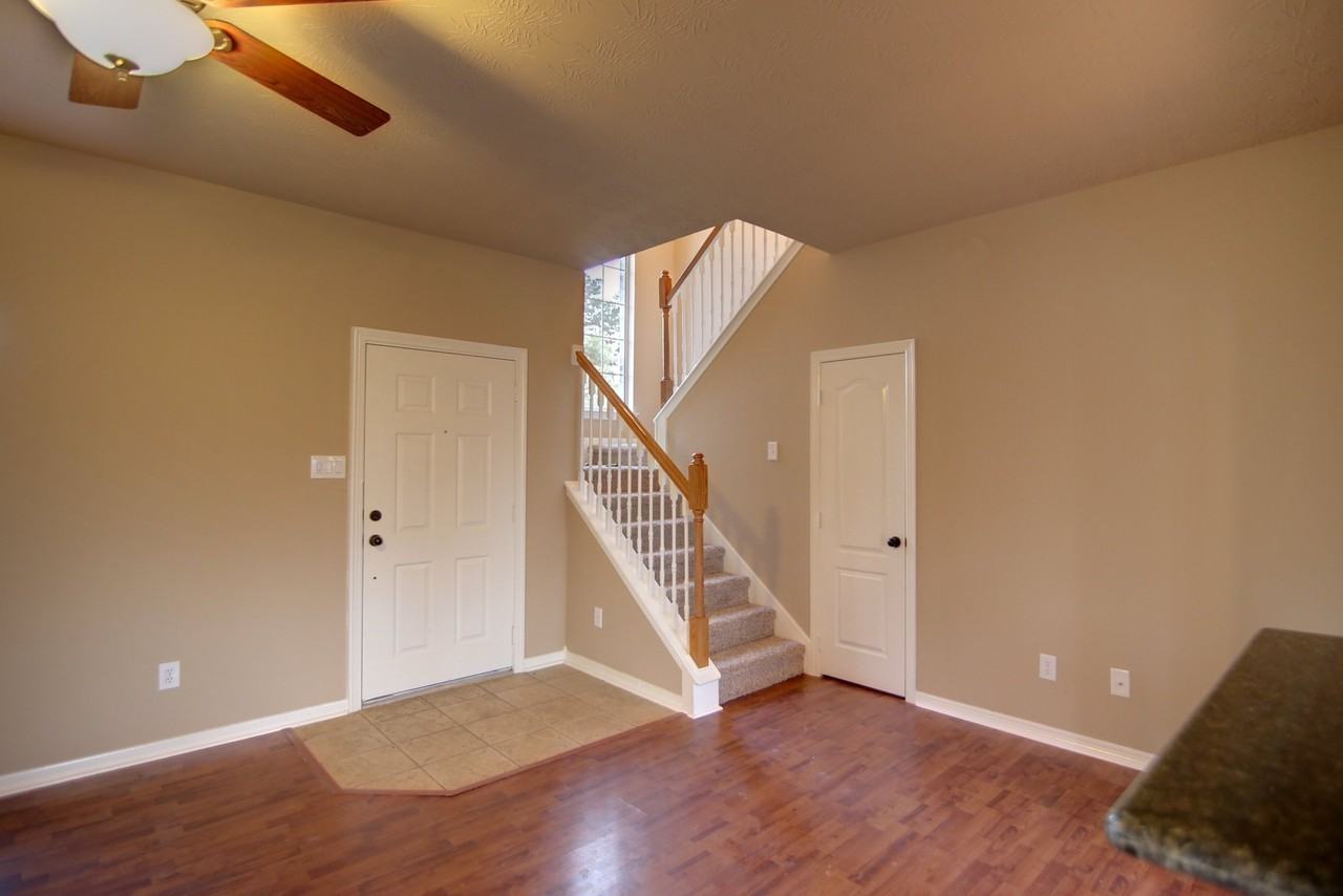 2212 Valley View Xing - Photo 2 of 12