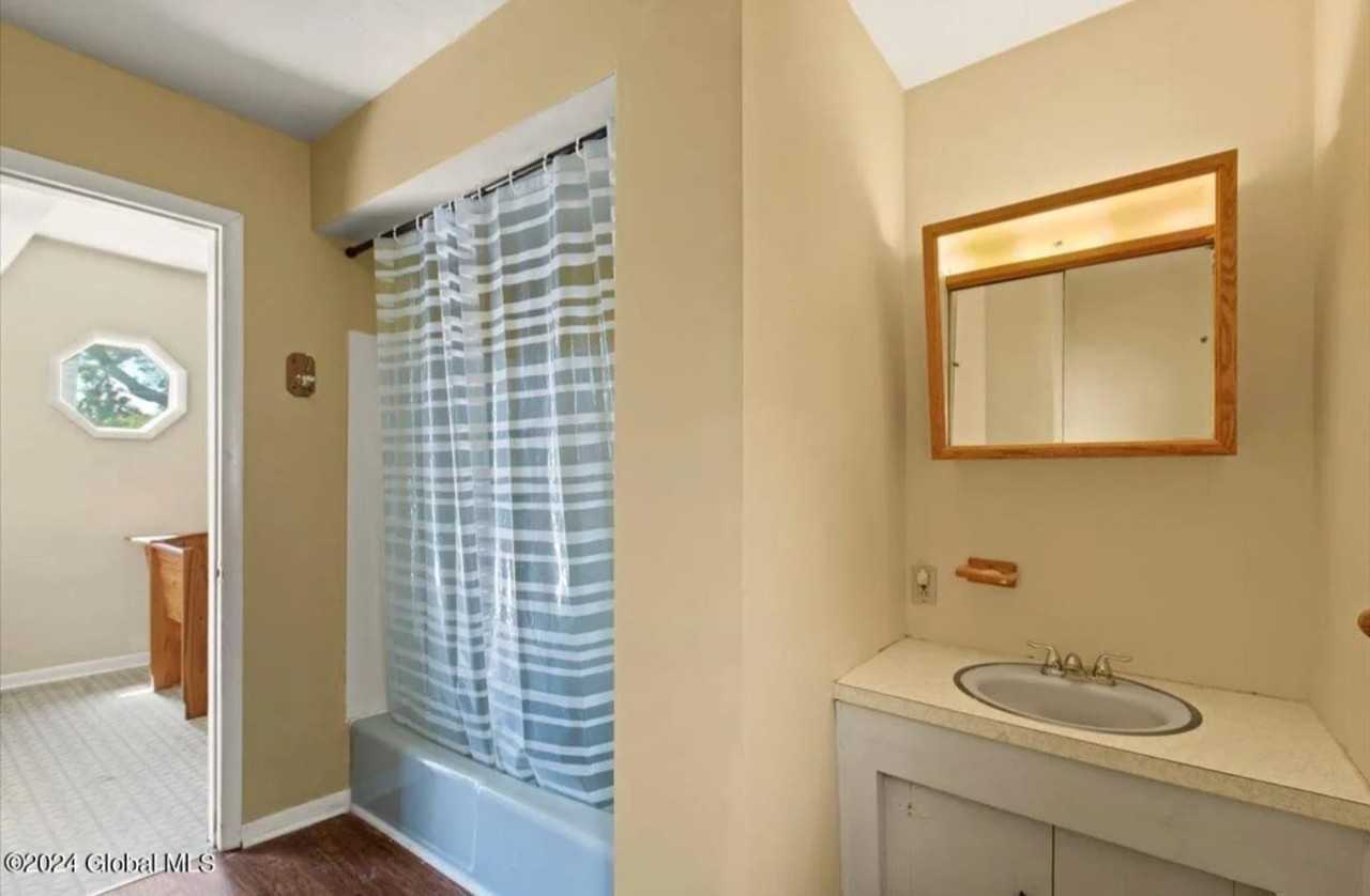 769 2nd Ave - Photo 5 of 14