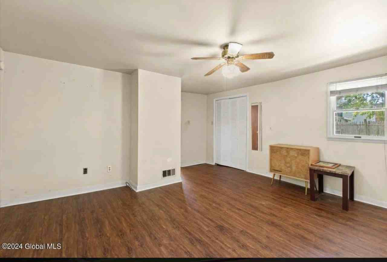 769 2nd Ave - Photo 6 of 14