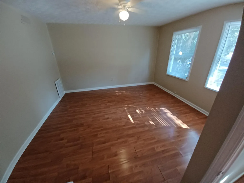 8893 Roberts Dr - Photo 7 of 14