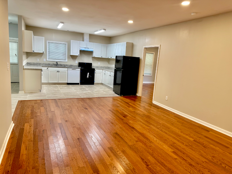 557 Handyman Ct - Photo 2 of 11