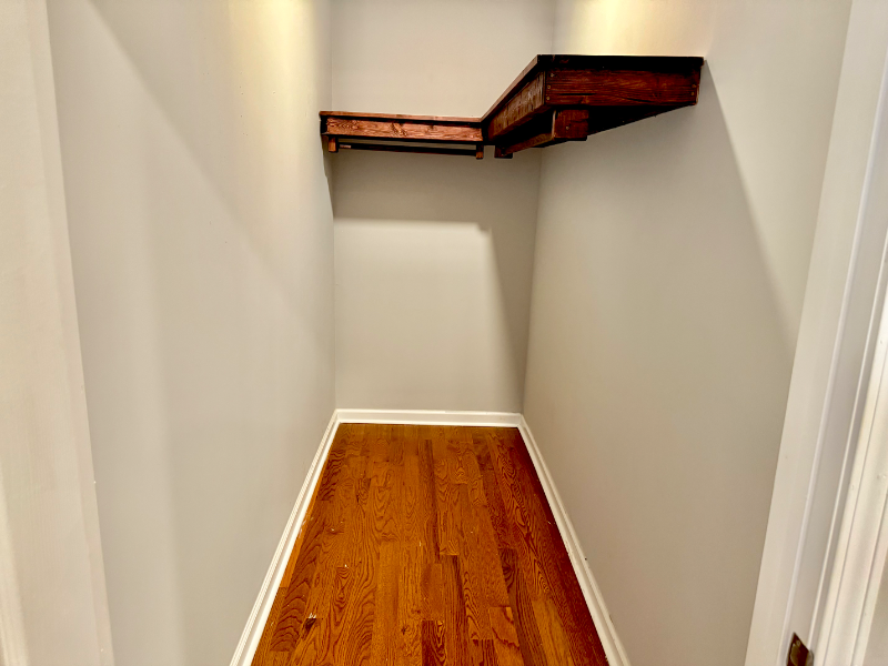 557 Handyman Ct - Photo 4 of 11