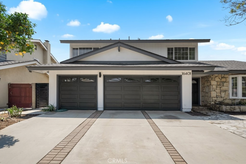 16401 Mercier Ln - Photo 2 of 27