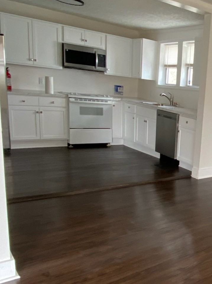 251 Mcivor St - Photo 4 of 12
