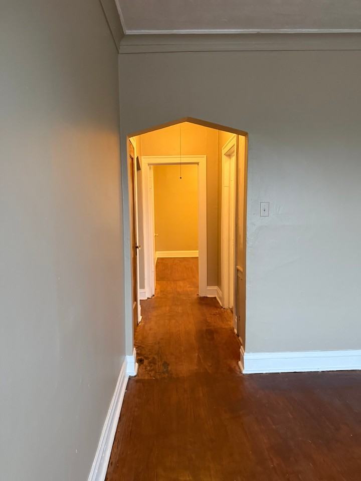 8304 S Paulina St #3 - Photo 7 of 9