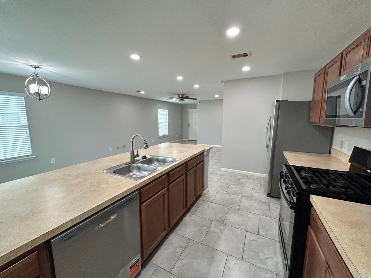 29206 Legends Worth Dr - Photo 5 of 10
