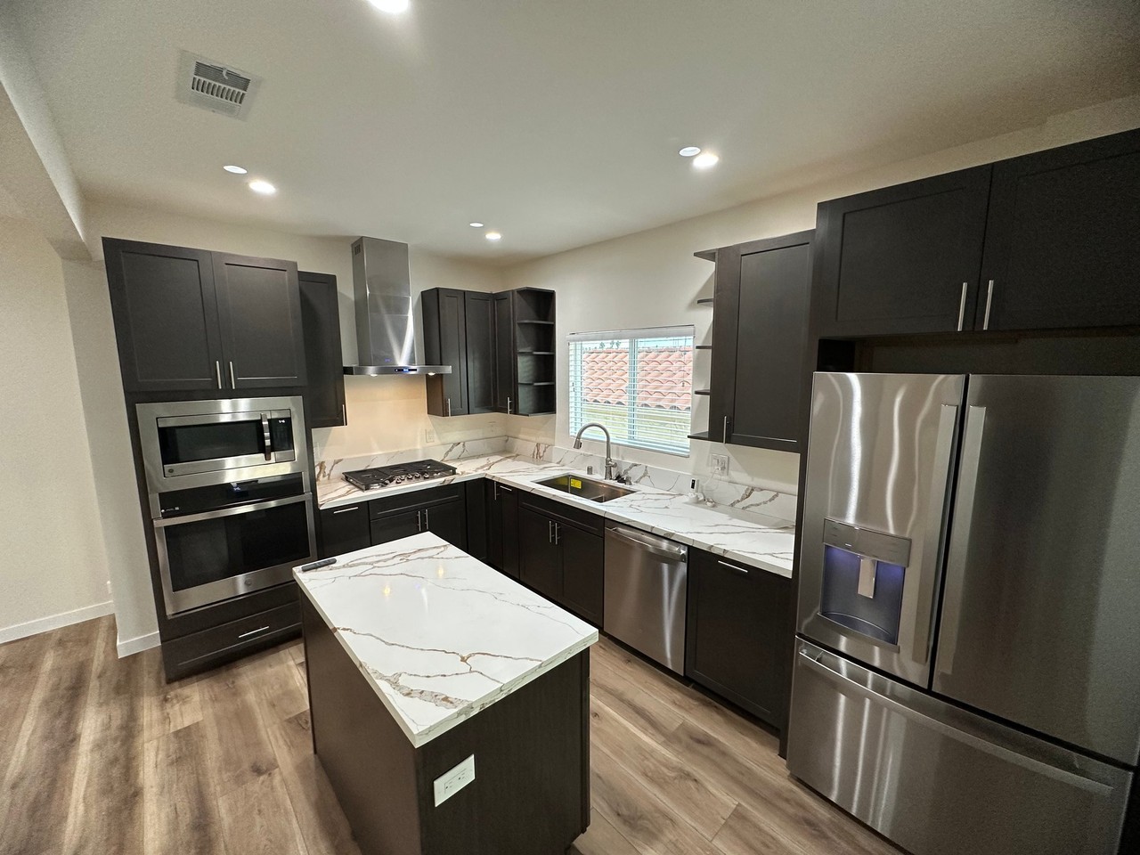 1150 S Rimpau Blvd - Photo 7 of 18