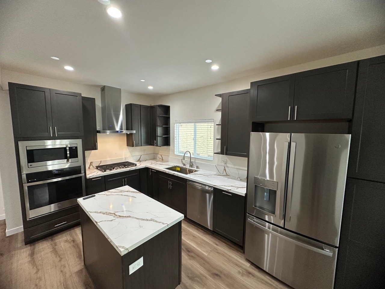 1148 S Rimpau Blvd - Photo 6 of 18
