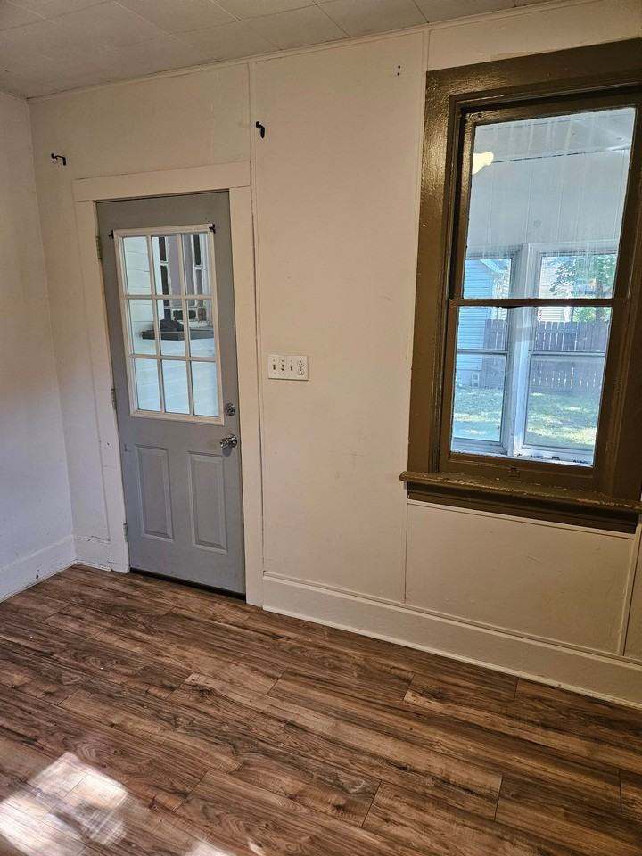 821 E Main St #1 - Photo 2 of 10