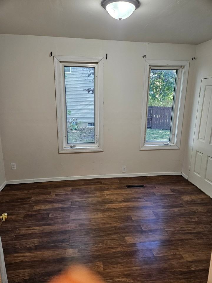 821 E Main St #1 - Photo 3 of 10