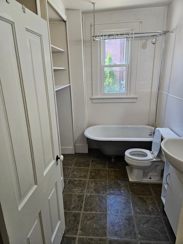 821 E Main St #1 - Photo 4 of 10