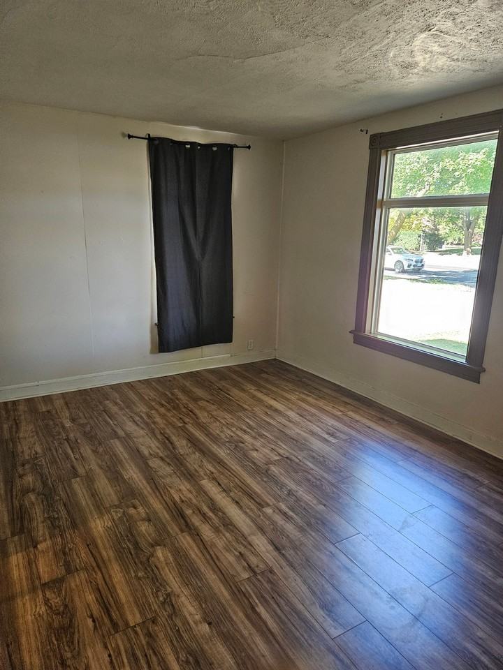 821 E Main St #1 - Photo 7 of 10
