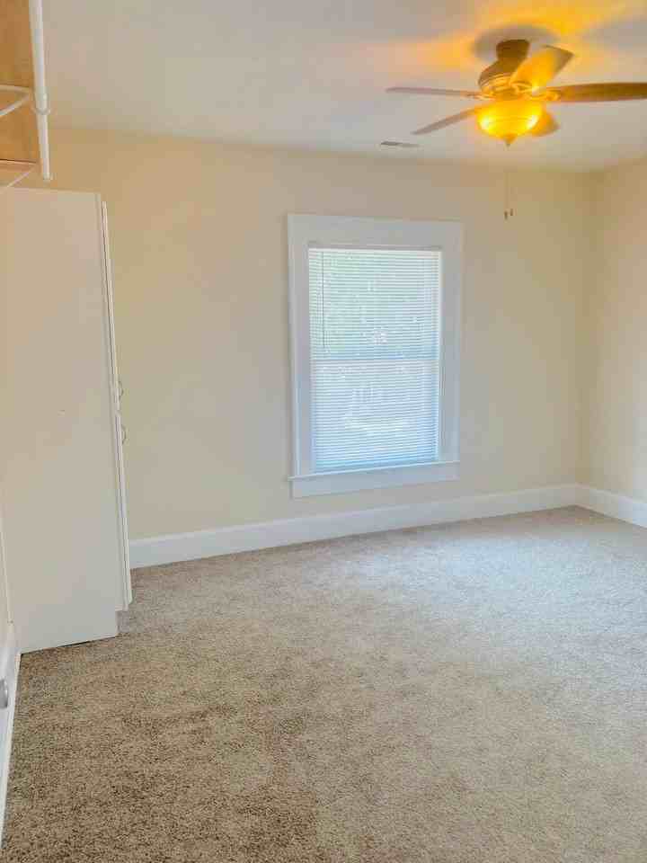 818 S 9th St #B - Photo 7 of 15