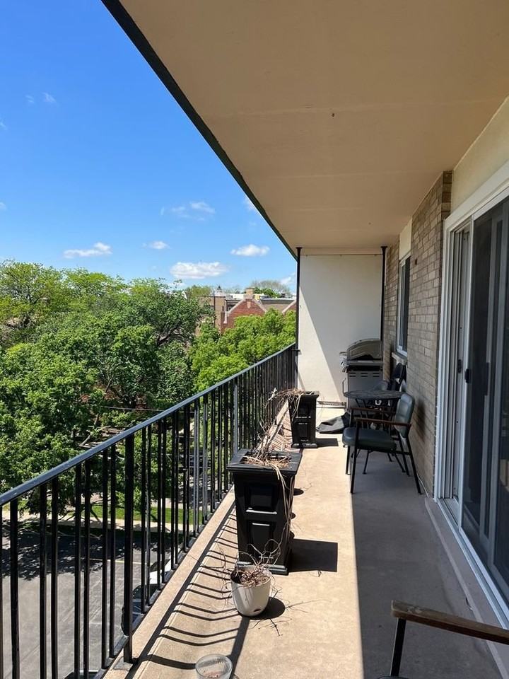 828 Oakton St #5E - Photo 2 of 15