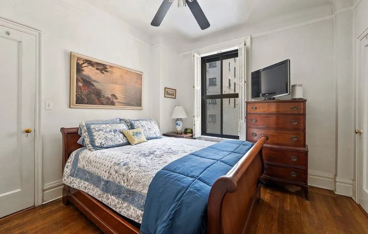 205 W 54th St #6F - Photo 6 of 6