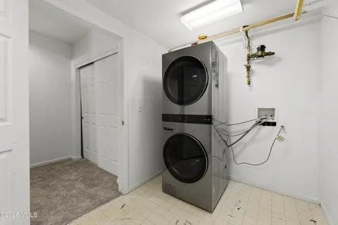 18 Chelsea Ct - Photo 3 of 13