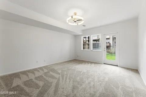 18 Chelsea Ct - Photo 5 of 13