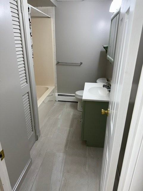1209 Harding Ln - Photo 3 of 5