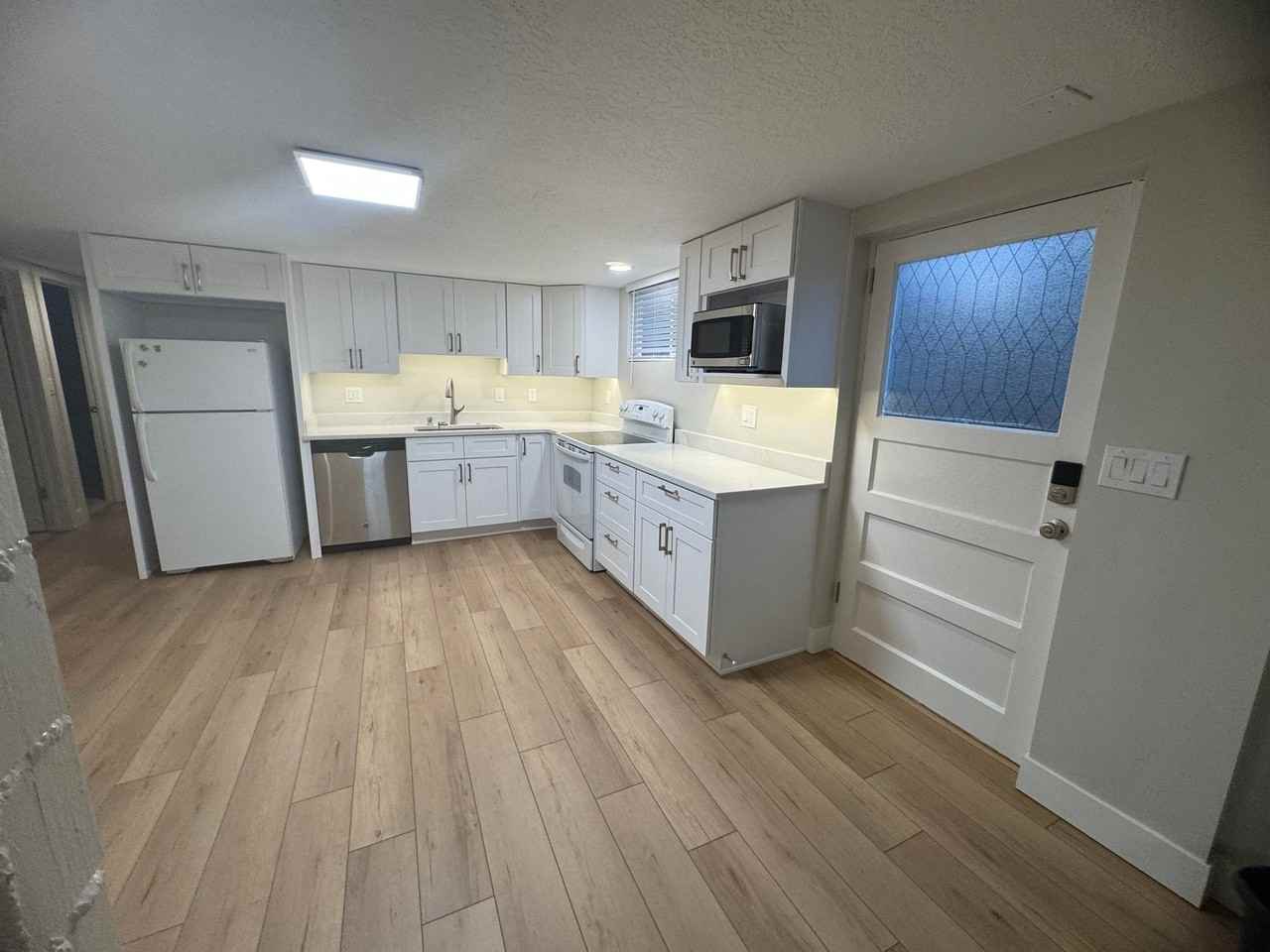523 E Benbow St #BS - Photo 4 of 8