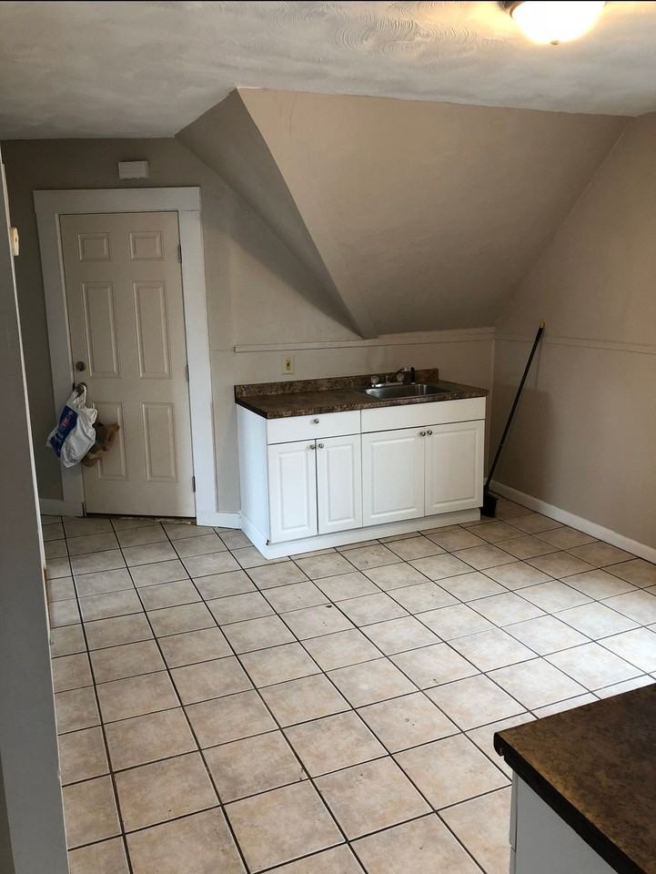 32 Smith Ave #3 - Photo 2 of 7