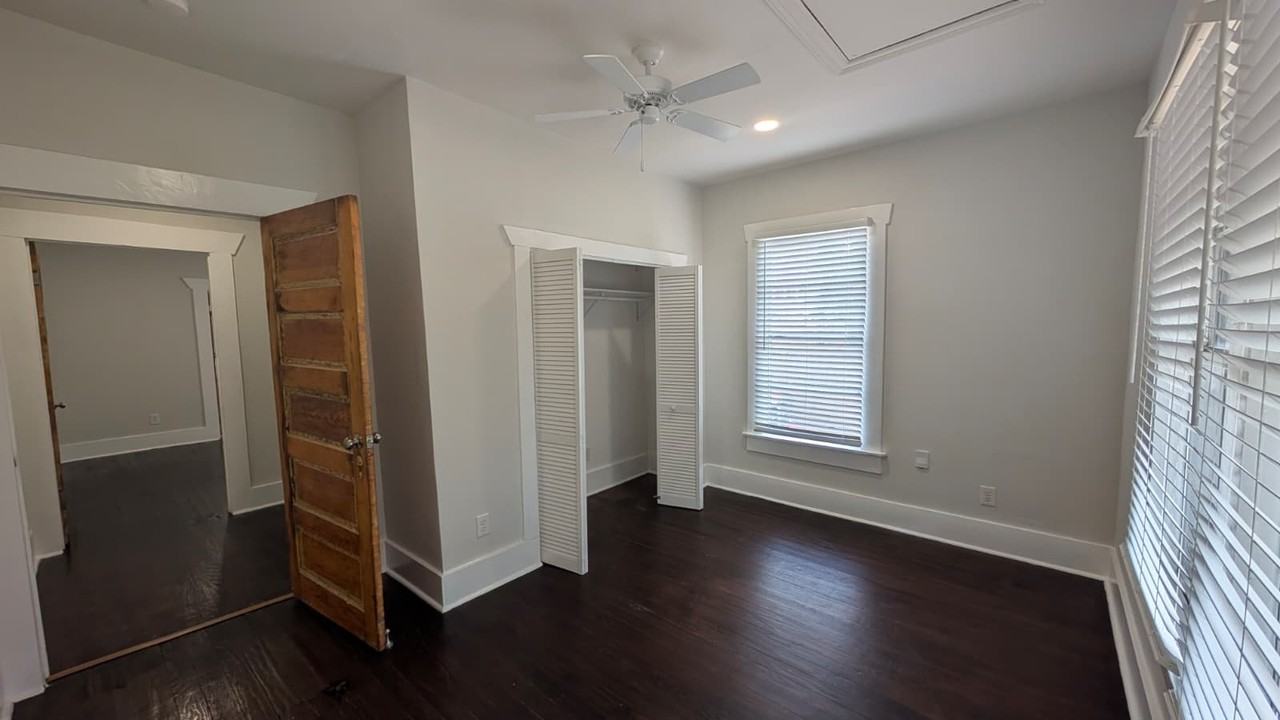301 Winnie St - Photo 4 of 10