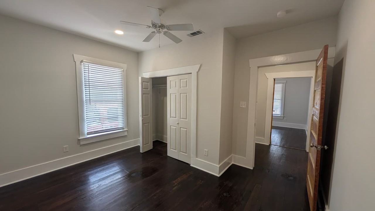 301 Winnie St - Photo 6 of 10