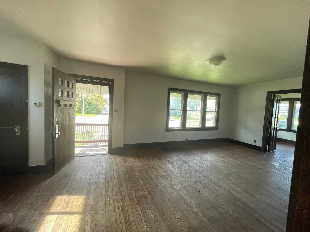 7229 Sheridan Rd - Photo 2 of 20