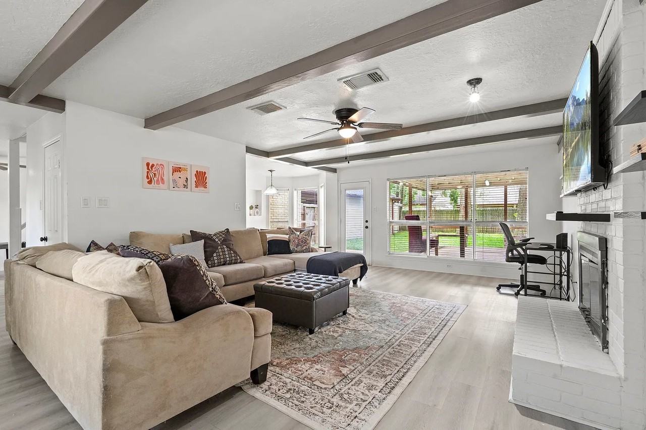 604 Lochnell Dr - Photo 5 of 19