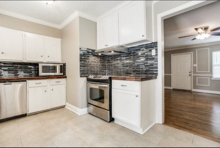 3401 Sidney Dr - Photo 2 of 20