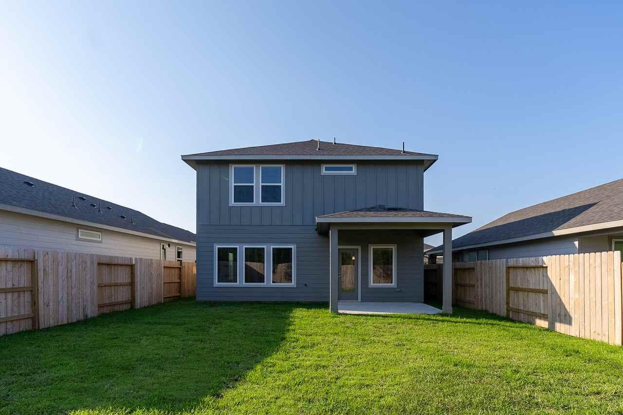 223 Shore Pointe Ct - Photo 3 of 15