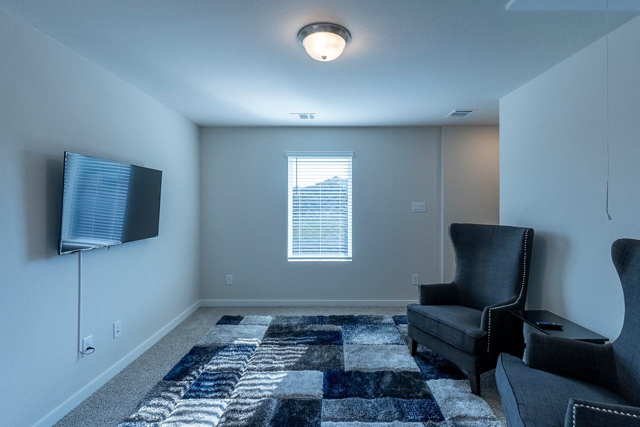 223 Shore Pointe Ct - Photo 4 of 15
