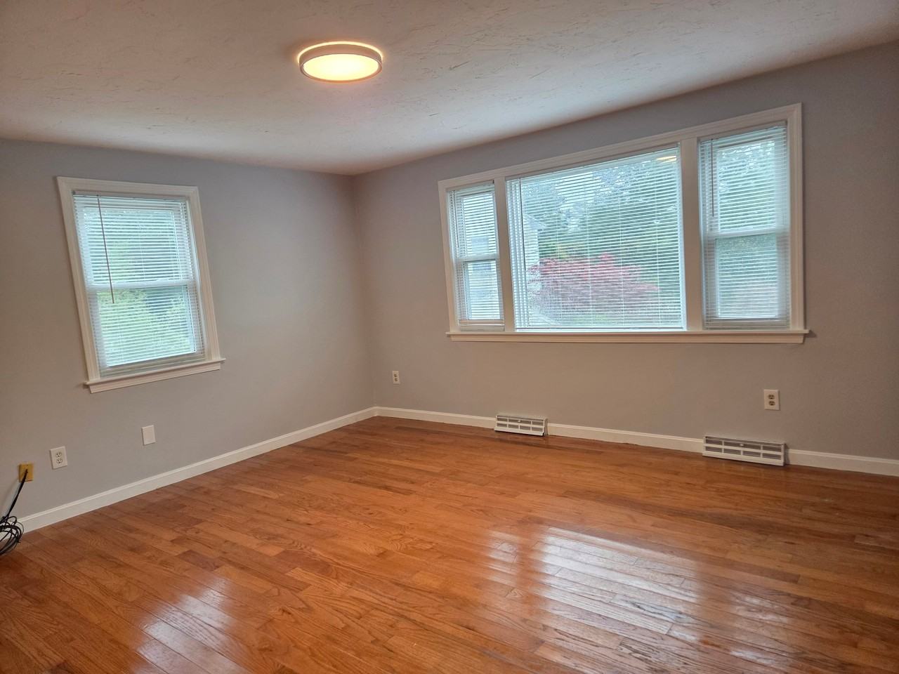 24 Andrea Dr - Photo 3 of 14