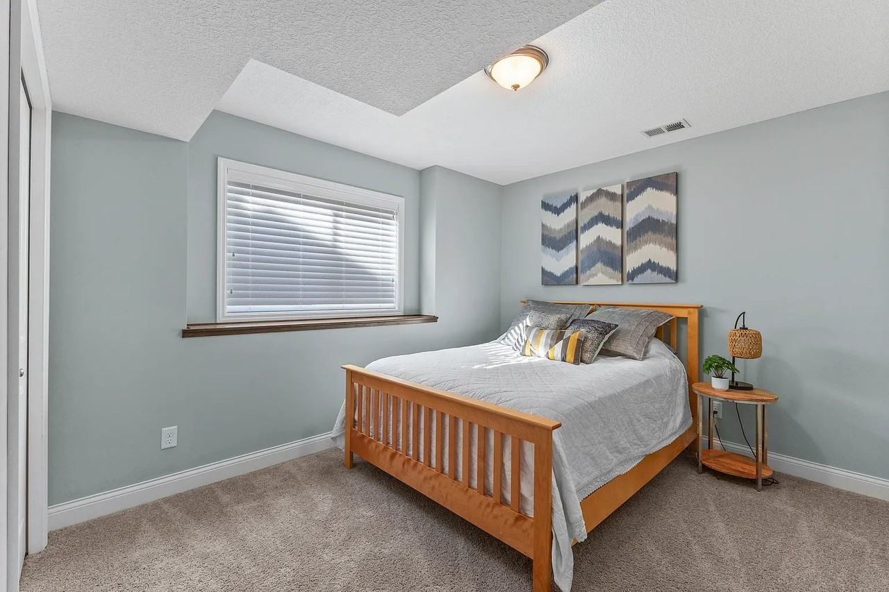 9597 198th St W - Photo 4 of 20
