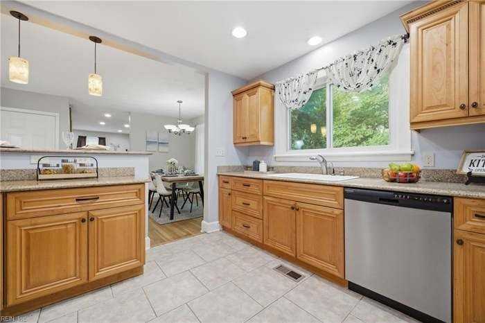 104 E Severn Rd - Photo 3 of 20