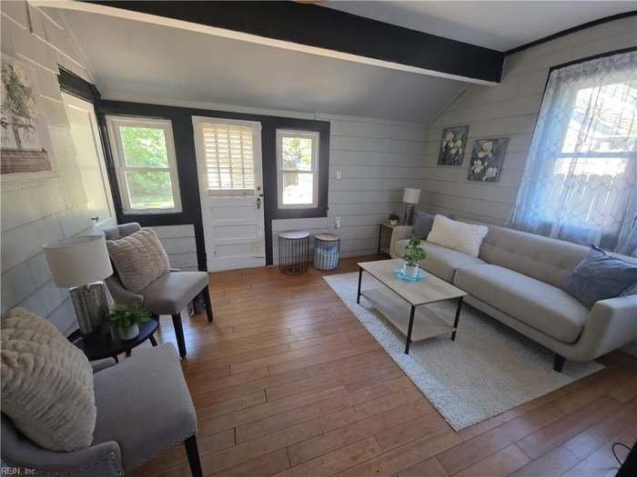 104 E Severn Rd - Photo 6 of 20