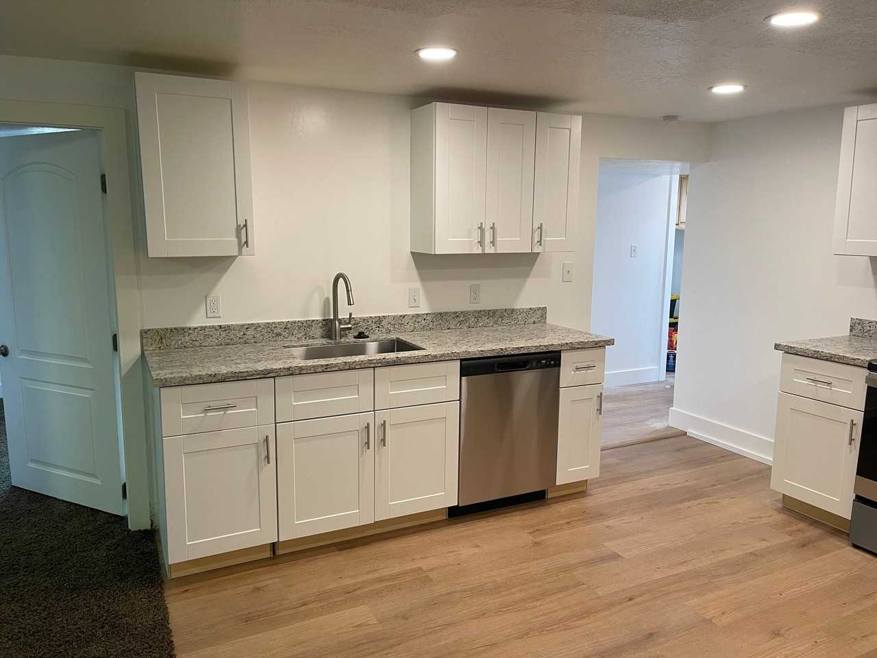 1445 Nw #BS - Photo 2 of 8