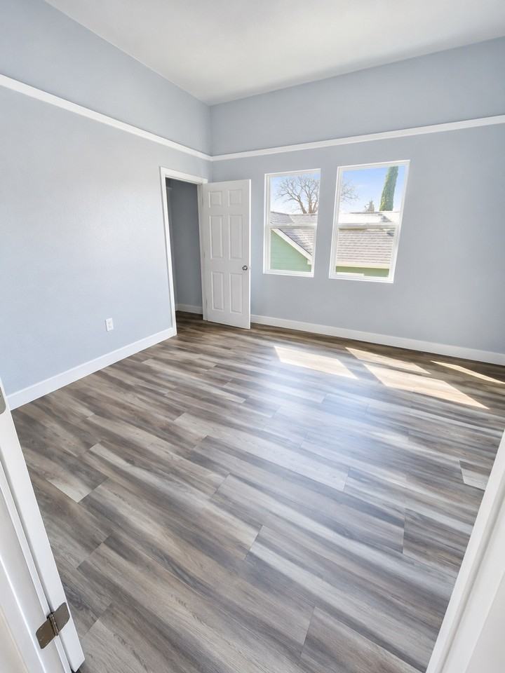 321 D St - Photo 3 of 12