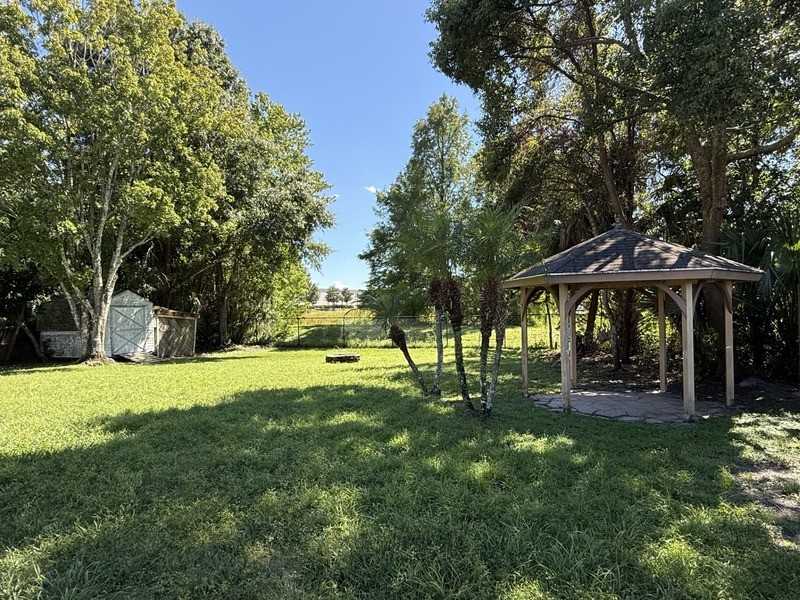 105 Wax Myrtle Dr - Photo 3 of 16