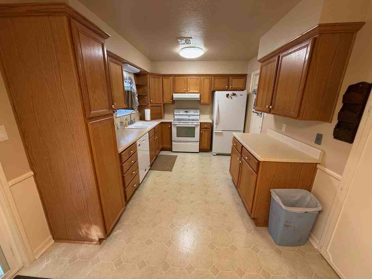 3009 N Woodcrest Dr #NA - Photo 3 of 17