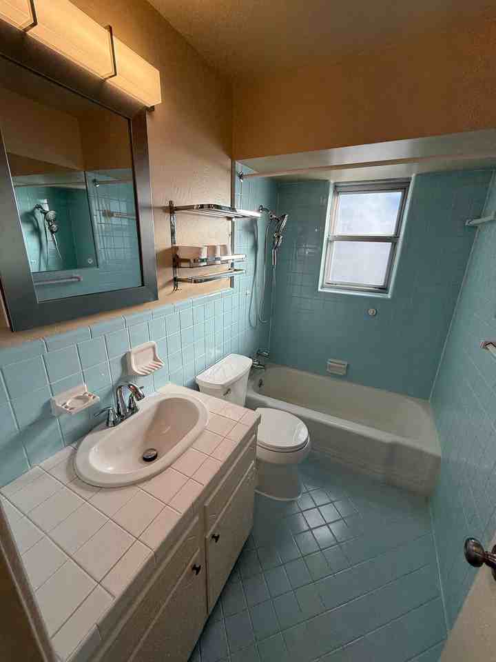 3009 N Woodcrest Dr #NA - Photo 4 of 17