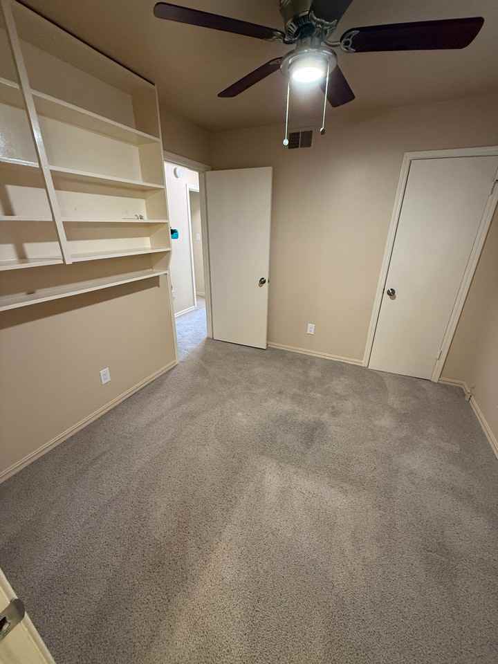 3009 N Woodcrest Dr #NA - Photo 5 of 17