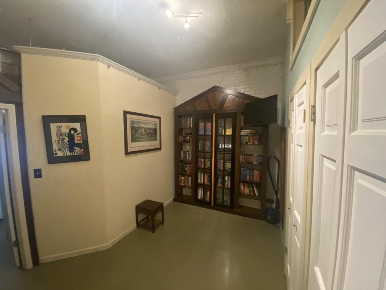 135 Laurens St Nw #A - Photo 2 of 12