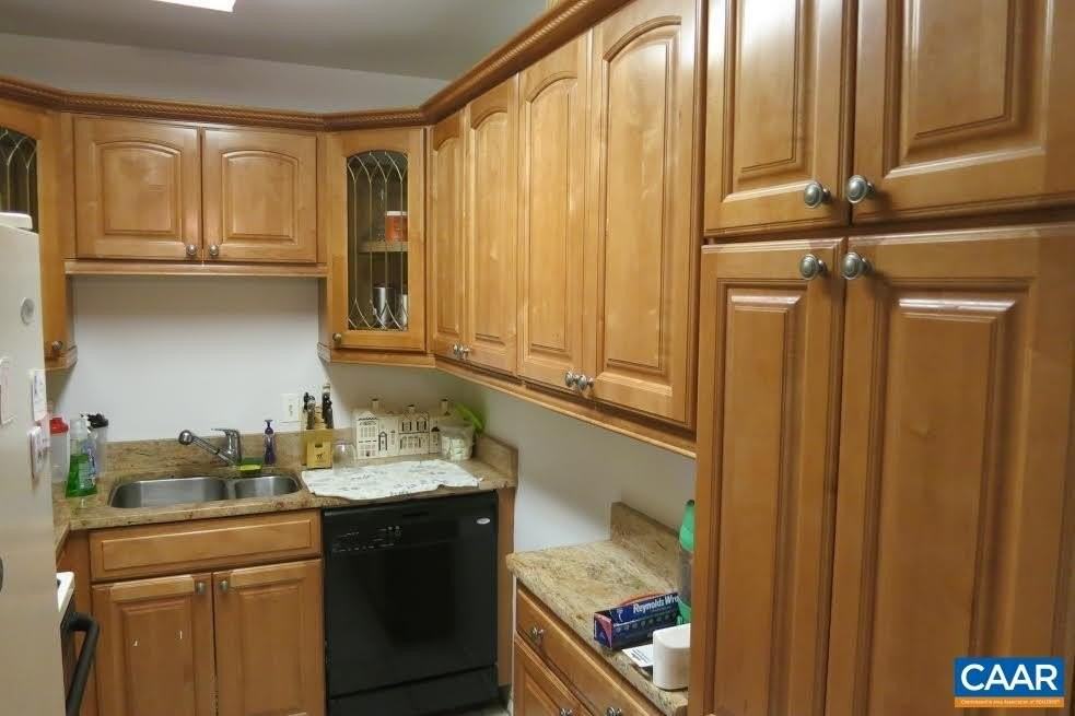 1215 Wertland St #B33 - Photo 5 of 11