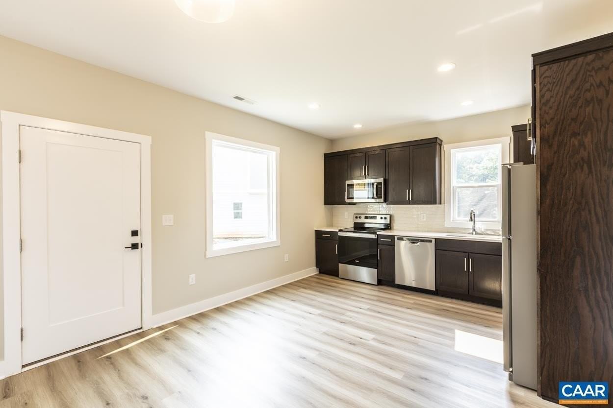 124 Summit St #A - Photo 2 of 15