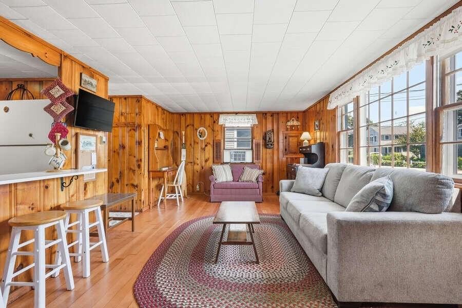 21 Chadwell Ave - Photo 3 of 23